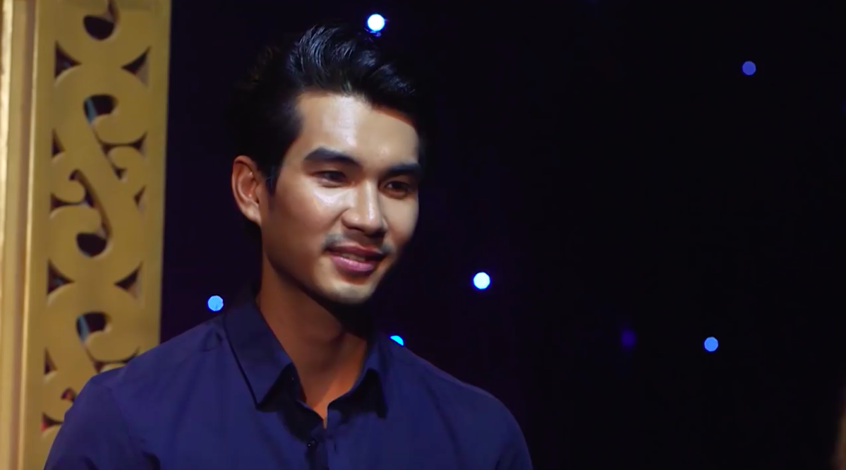 Chọn cô thứ 1 theo tiếng gọi trái tim, nhưng thấy cô thứ 2 xinh quá anh chàng ngay lập tức muốn được chọn lại